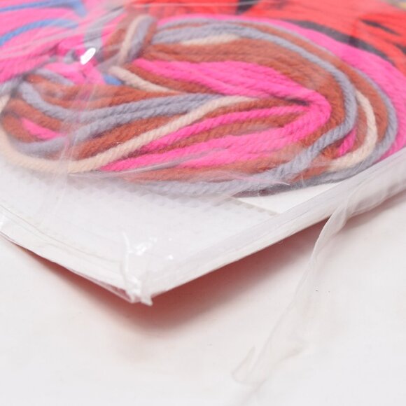 Looney Tunes Leisure Arts 51503 Needlepoint Kit Coasters & Box DIY VTG 1997 NOS - Picture 7 of 13